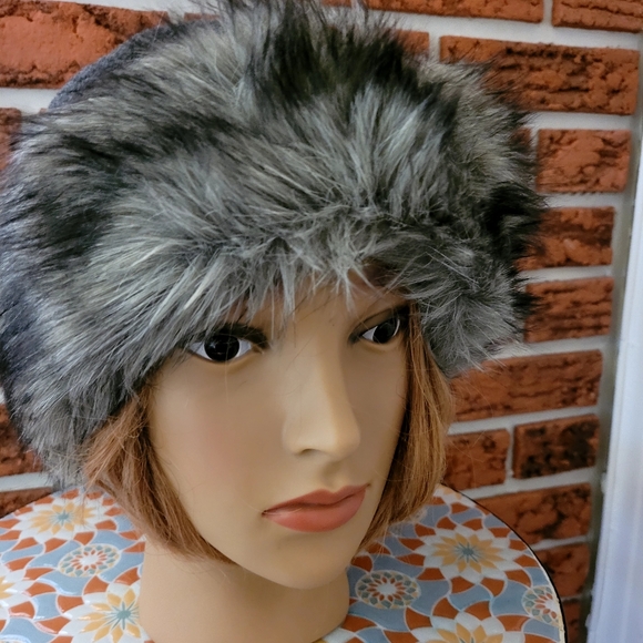 Parkhurst Women's Winter Faux Fur Mink Hat - Picture 4 of 16
